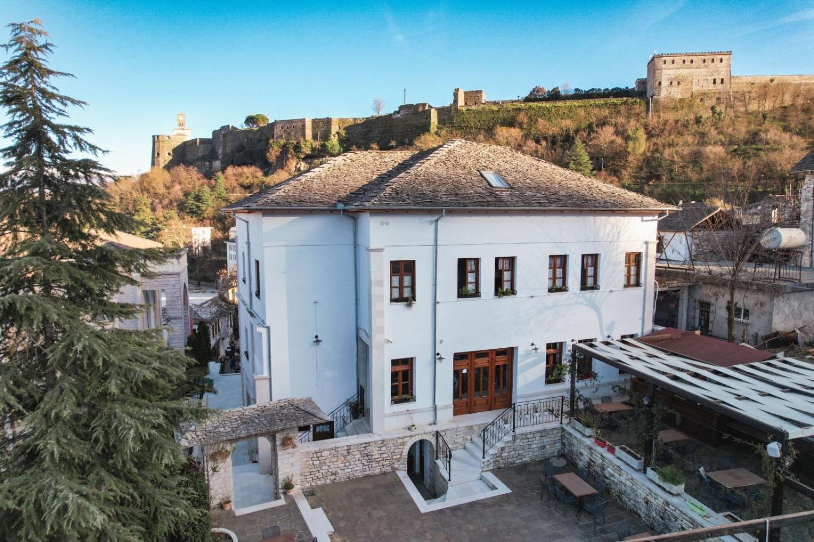 Hotel Bineri Gjirokaster Bagian luar foto