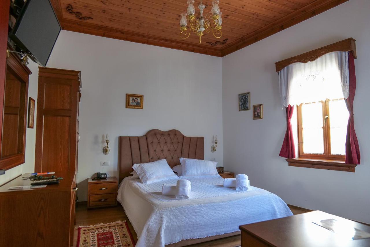 Hotel Bineri Gjirokaster Bagian luar foto