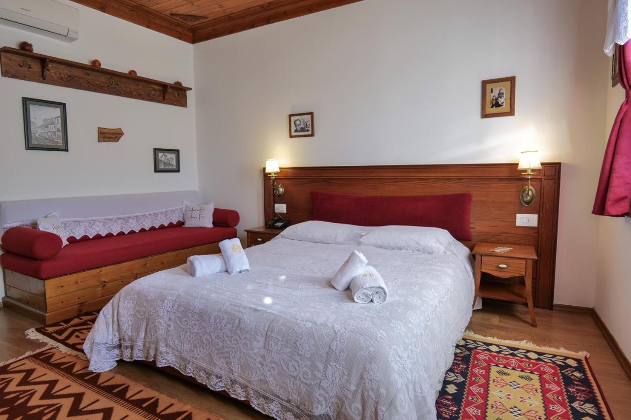 Hotel Bineri Gjirokaster Bagian luar foto