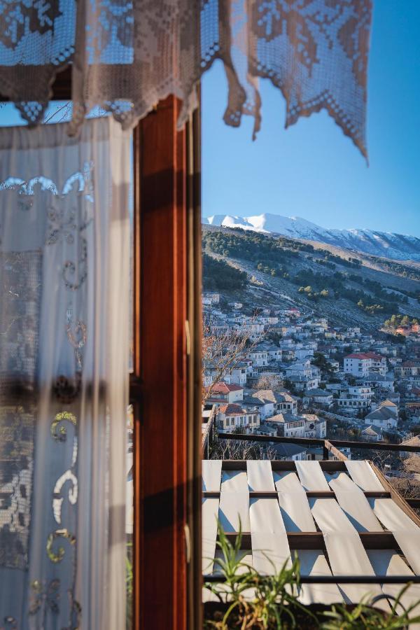 Hotel Bineri Gjirokaster Bagian luar foto