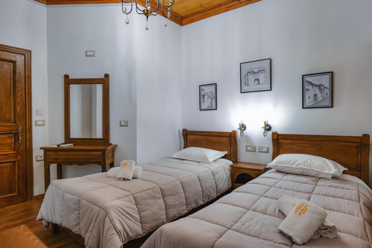 Hotel Bineri Gjirokaster Bagian luar foto