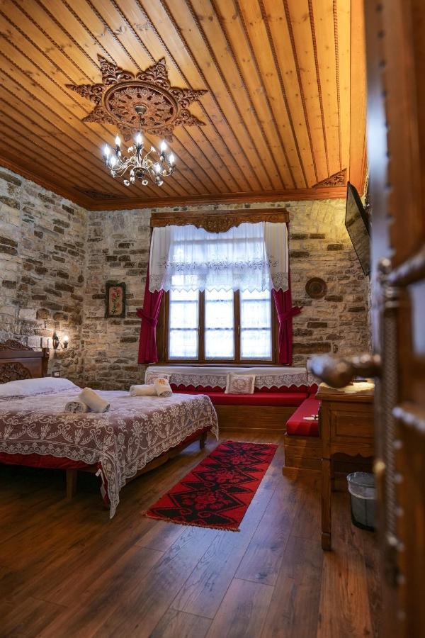Hotel Bineri Gjirokaster Bagian luar foto