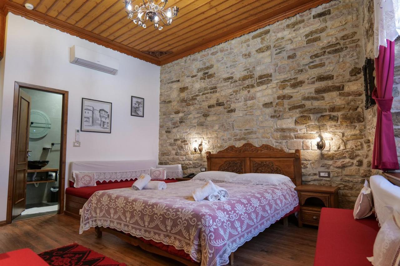 Hotel Bineri Gjirokaster Bagian luar foto