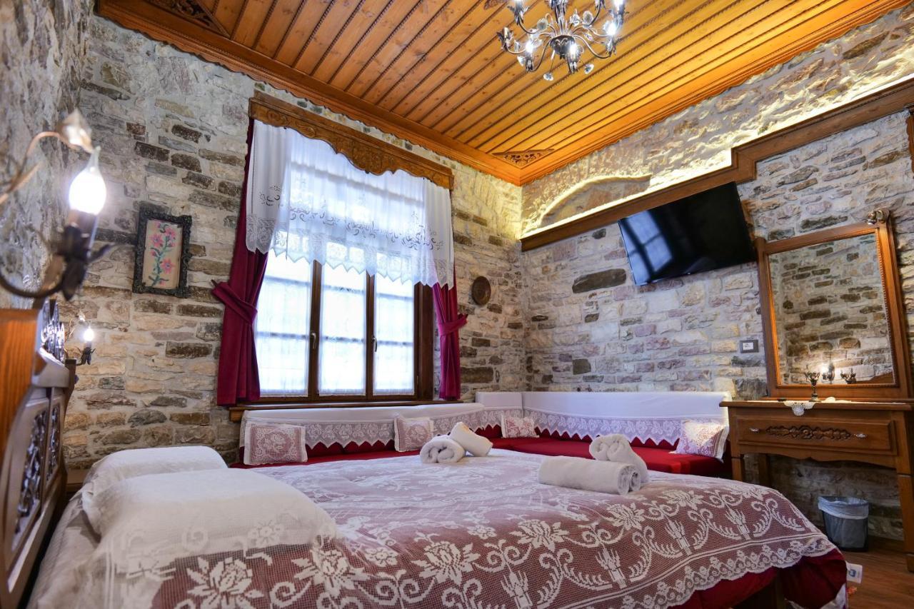 Hotel Bineri Gjirokaster Bagian luar foto