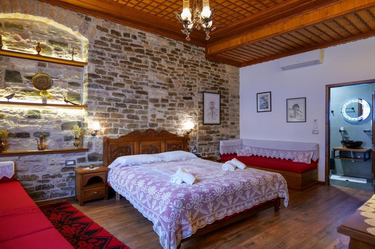 Hotel Bineri Gjirokaster Bagian luar foto