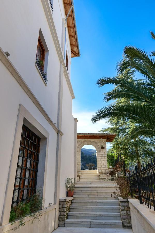 Hotel Bineri Gjirokaster Bagian luar foto