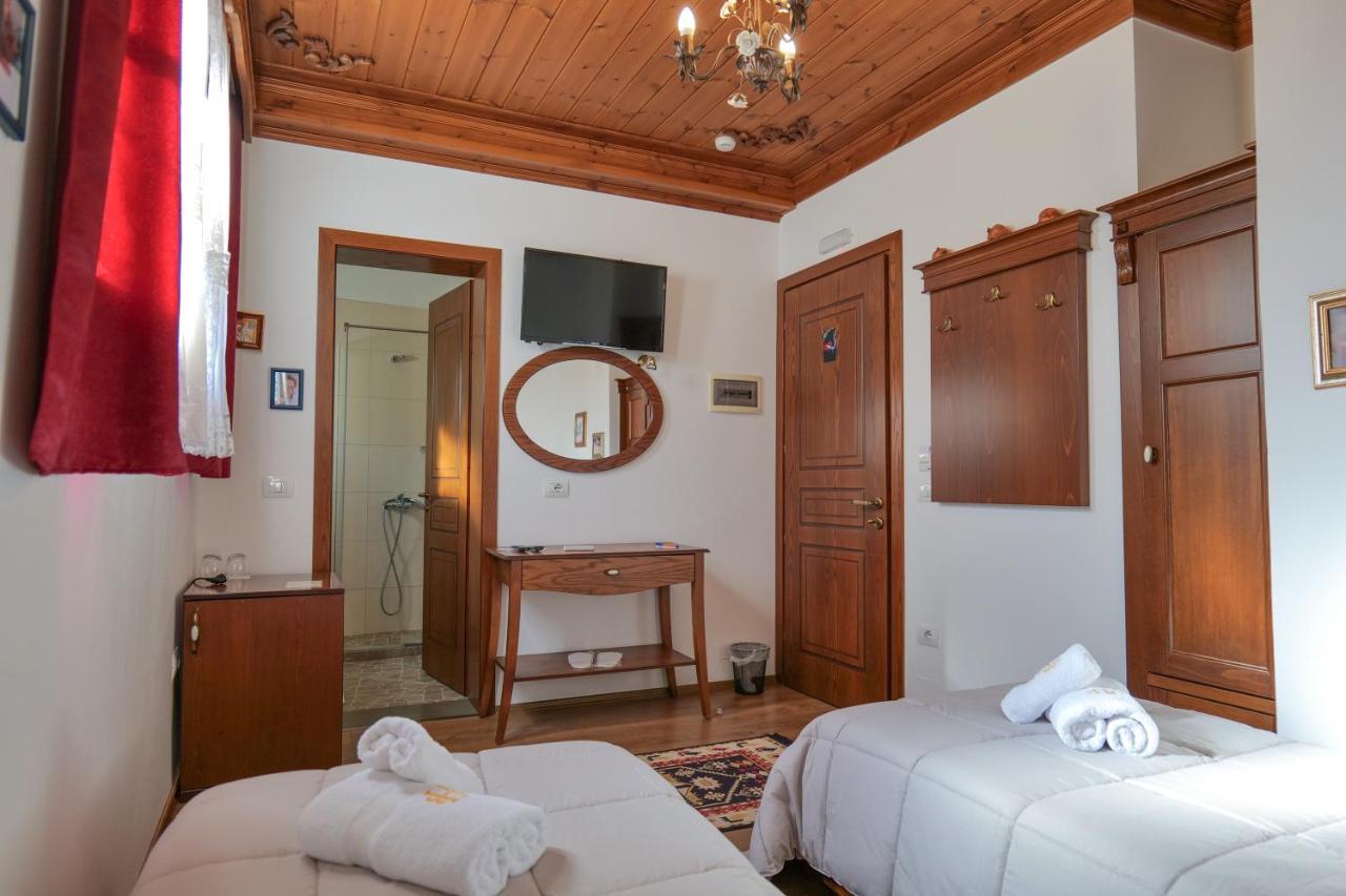 Hotel Bineri Gjirokaster Bagian luar foto