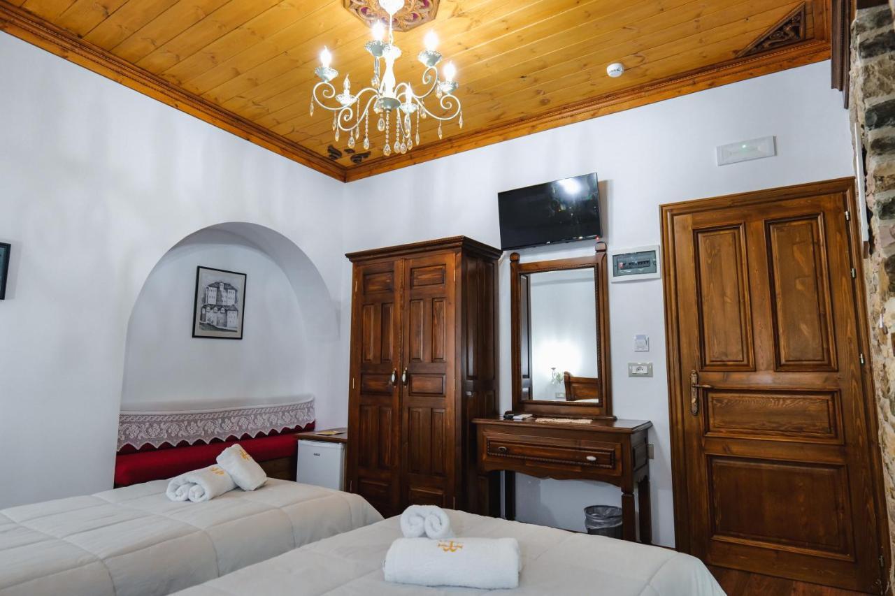 Hotel Bineri Gjirokaster Bagian luar foto