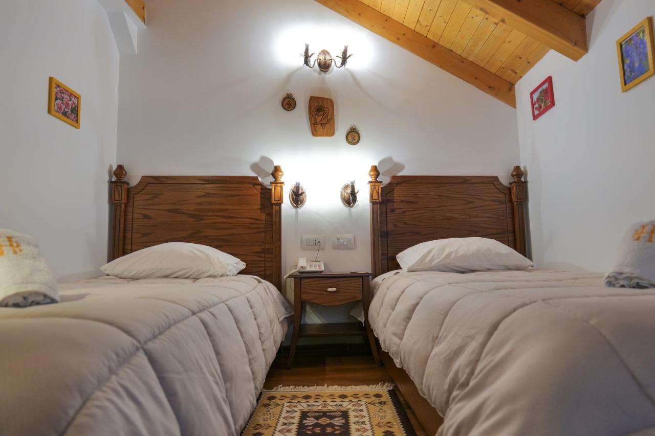 Hotel Bineri Gjirokaster Bagian luar foto