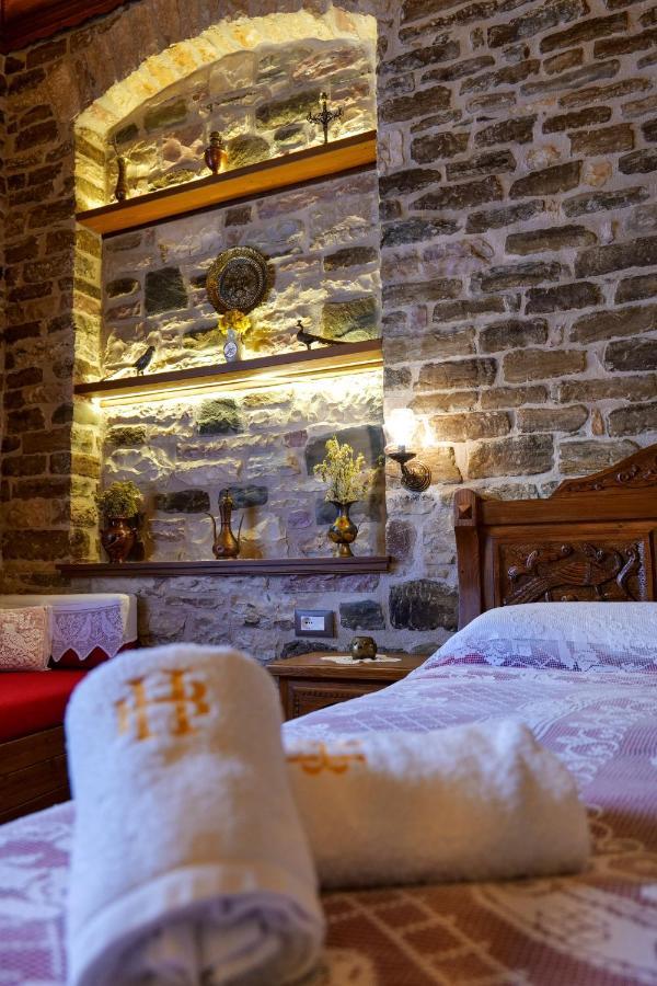 Hotel Bineri Gjirokaster Bagian luar foto