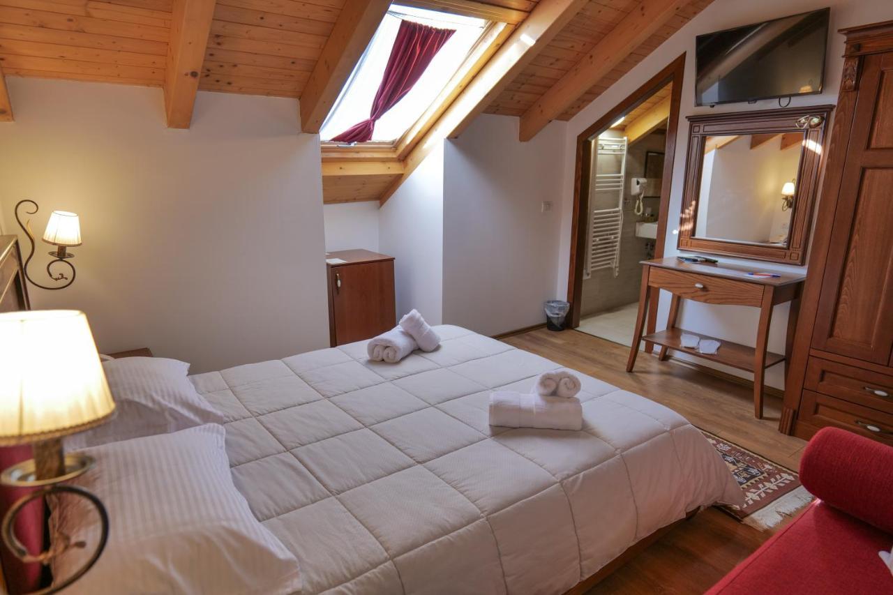 Hotel Bineri Gjirokaster Bagian luar foto