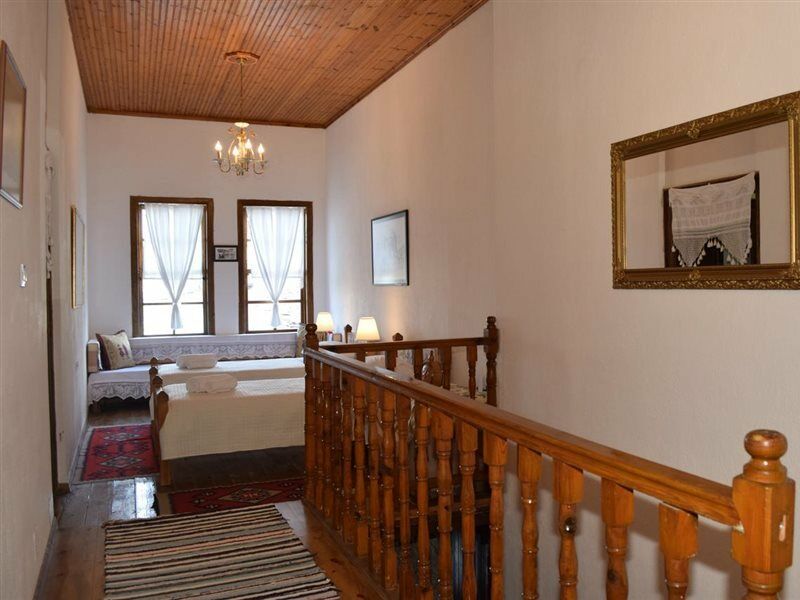 Hotel Bineri Gjirokaster Bagian luar foto