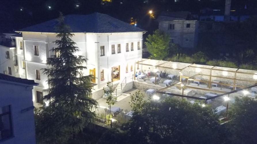 Hotel Bineri Gjirokaster Bagian luar foto